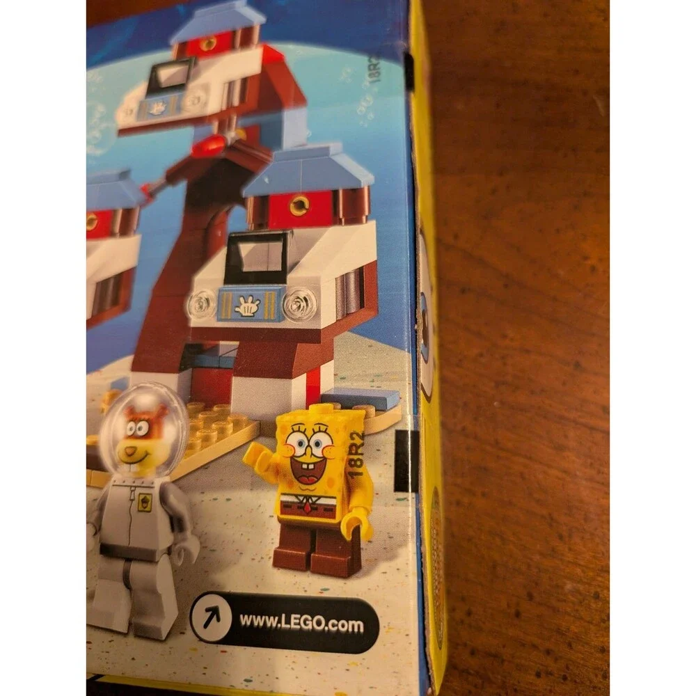LEGO SpongeBob SquarePants Glove World Set 3816 169 pcs Ages 5-12 With Box